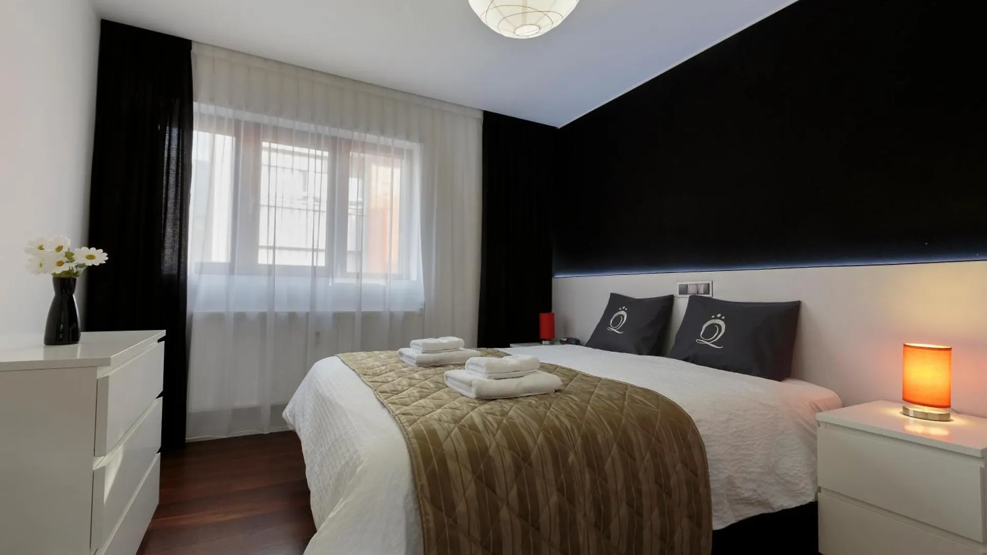 The Queen Luxury Apartments - Villa Giorgia Dudelange 0*,  Luxembourg